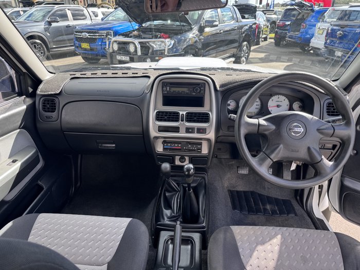 2009 Nissan Navara ST-R