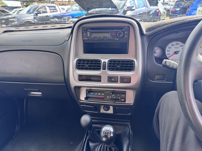 2009 Nissan Navara ST-R