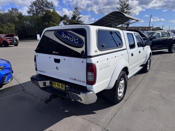 2009 Nissan Navara ST-R