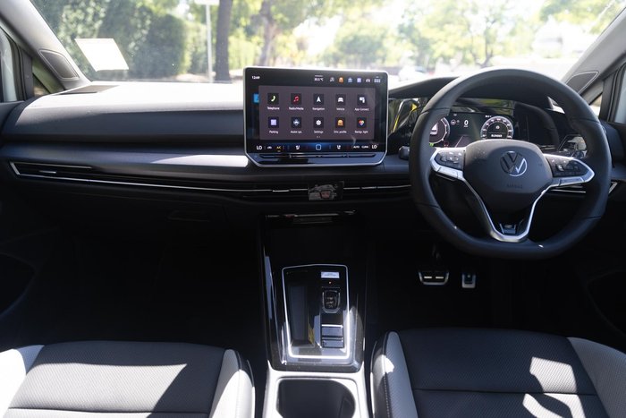 2025 Volkswagen Golf 110TSI R-Line