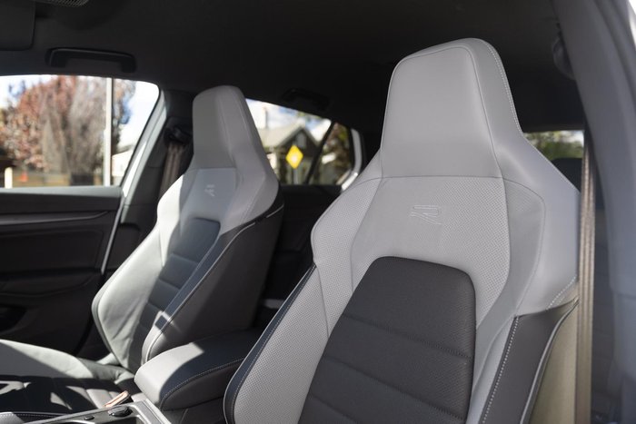 2025 Volkswagen Golf 110TSI R-Line