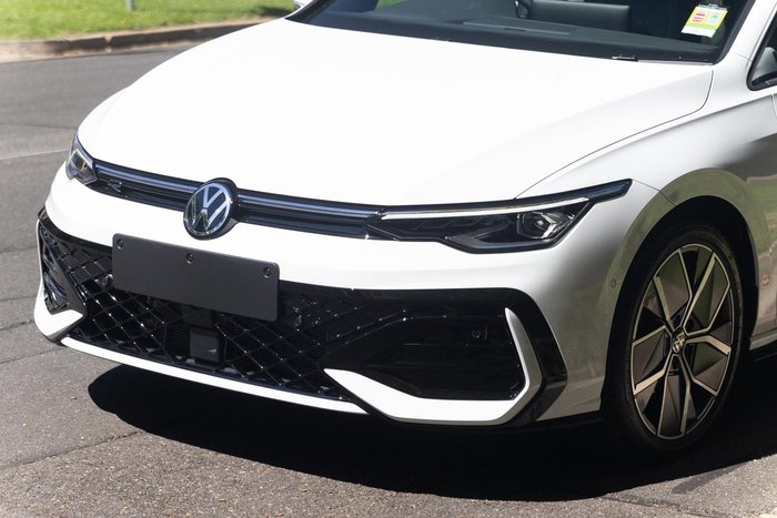 2025 Volkswagen Golf 110TSI R-Line
