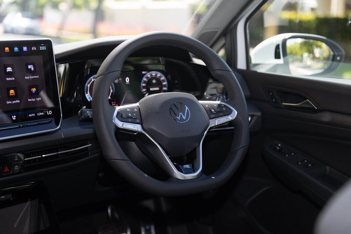 2025 Volkswagen Golf 110TSI R-Line