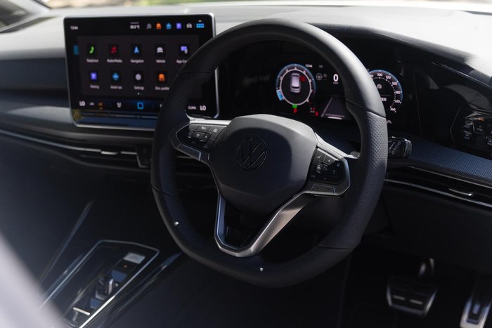 2025 Volkswagen Golf 110TSI R-Line