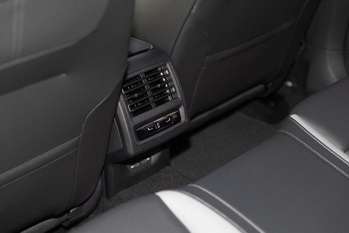 2025 Volkswagen Golf 110TSI R-Line
