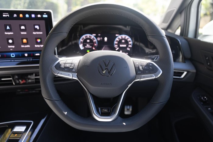 2025 Volkswagen Golf 110TSI R-Line