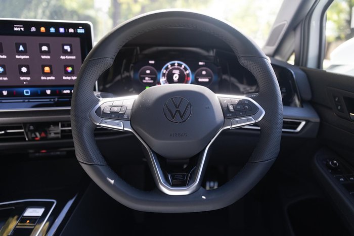 2025 Volkswagen Golf 110TSI R-Line