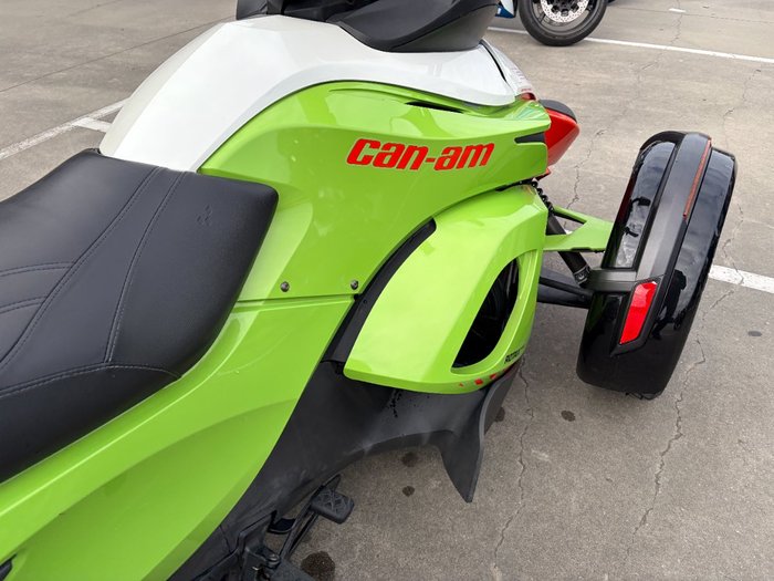 2015 BRP SPYDER RS-S SE5