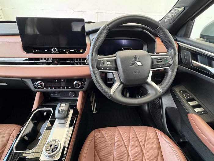 2025 Mitsubishi Outlander Exceed Tourer