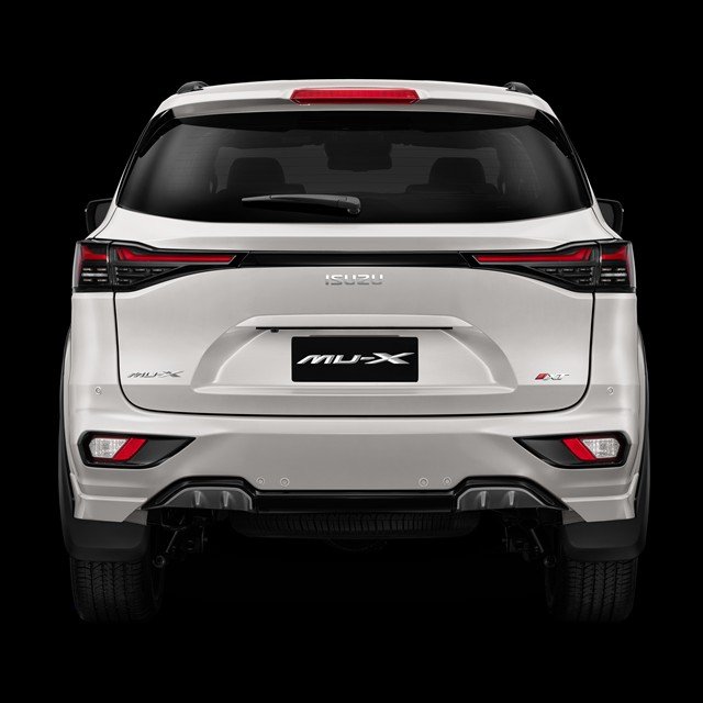 2026 ISUZU MU-X XT