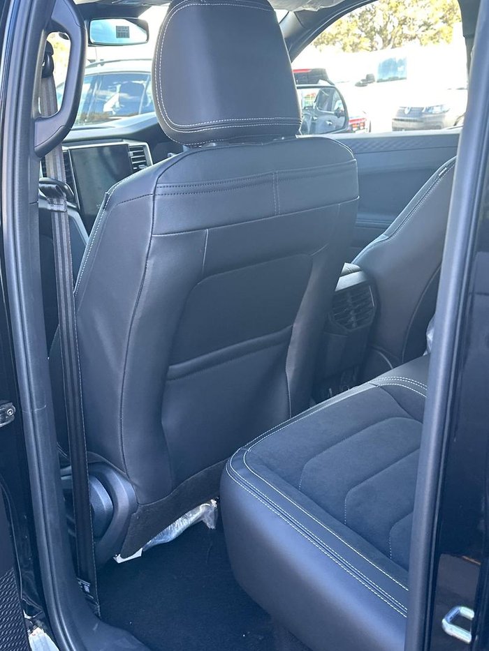 2026 Volkswagen Amarok TDI600 Dark Label