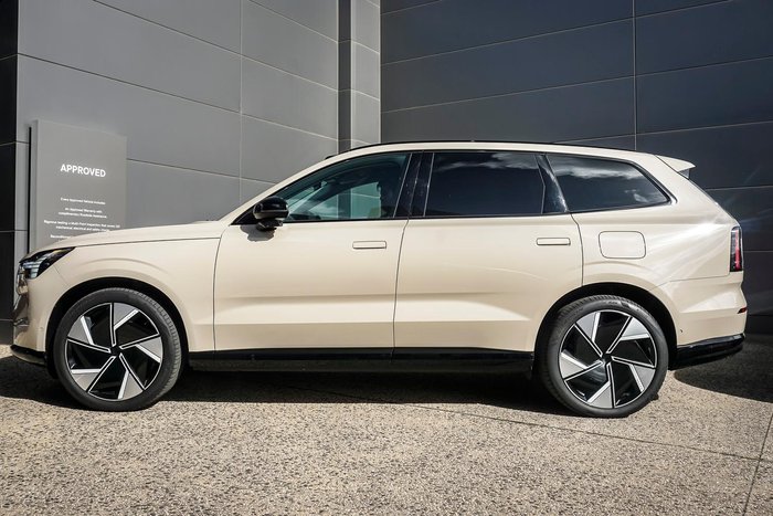 2024 Volvo EX90 Ultra Twin Motor Performance