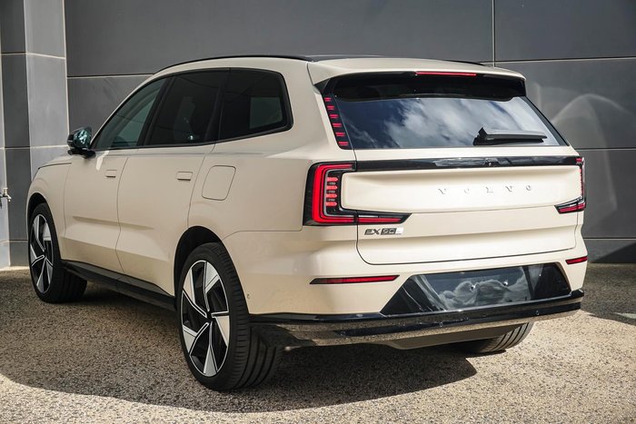 2024 Volvo EX90 Ultra Twin Motor Performance
