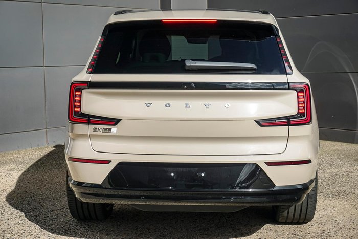 2024 Volvo EX90 Ultra Twin Motor Performance