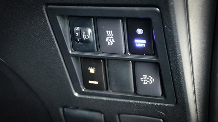 2023 Toyota Hilux SR