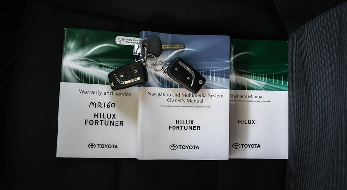 2023 Toyota Hilux SR