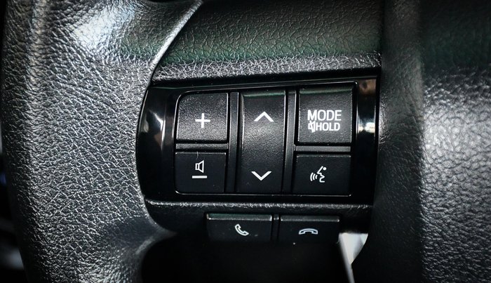 2023 Toyota Hilux SR