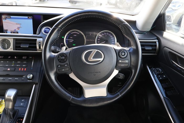 2016 Lexus IS 300h Luxury