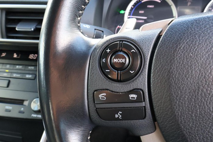 2016 Lexus IS 300h Luxury