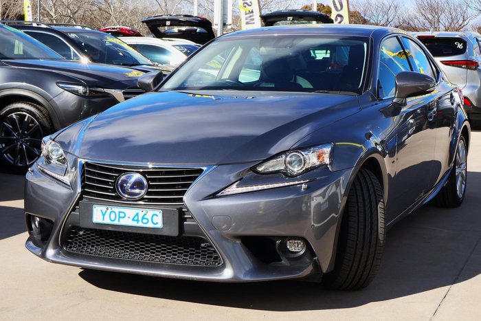 2016 Lexus IS 300h Luxury