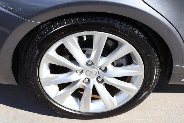2016 Lexus IS 300h Luxury