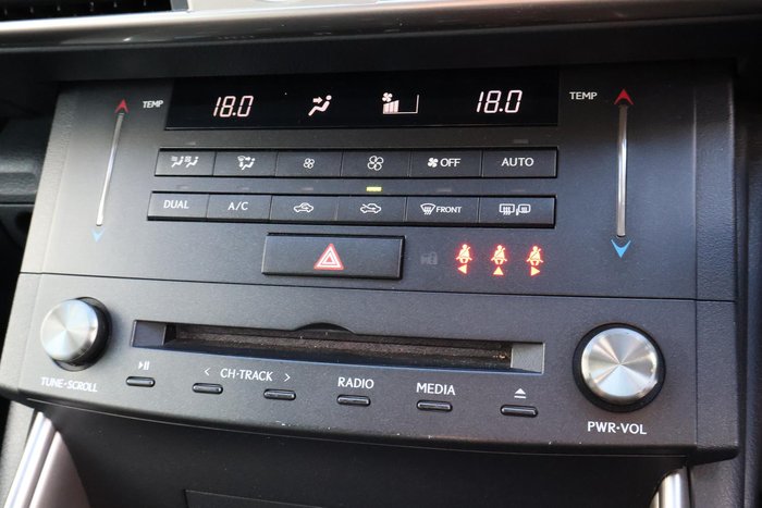 2016 Lexus IS 300h Luxury