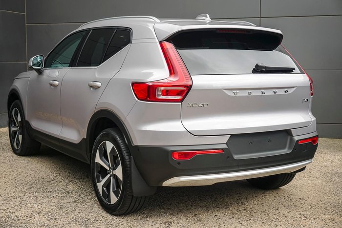 2025 Volvo XC40 Ultra B4 Bright