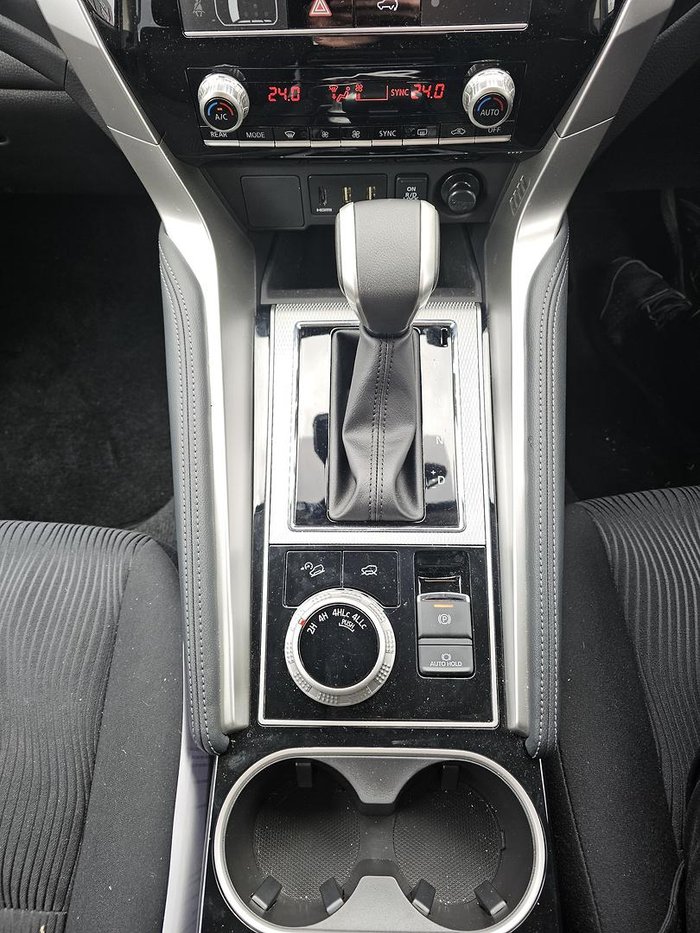 2024 Mitsubishi Pajero Sport GLS