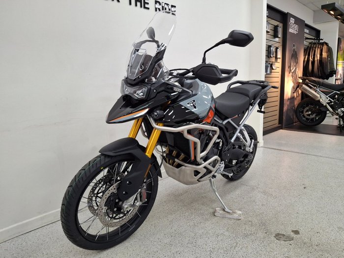 2027 Triumph TIGER 900 RALLY DESERT grey