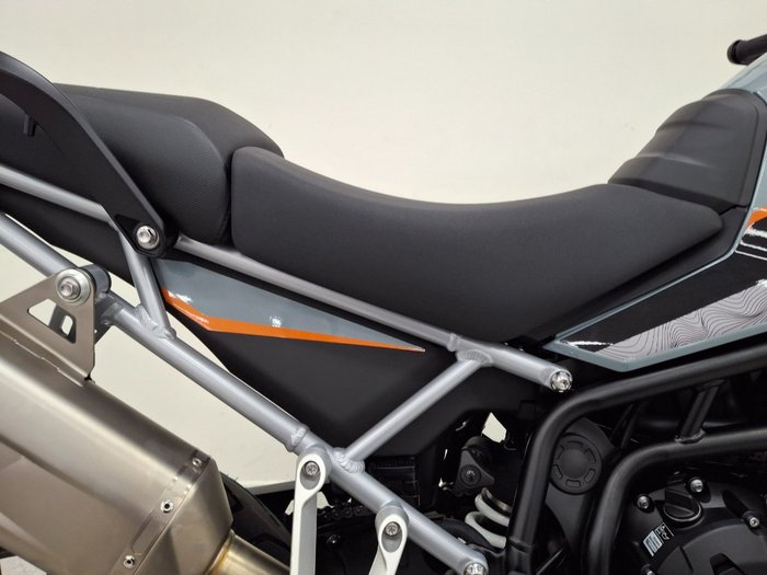 2027 Triumph TIGER 900 RALLY DESERT grey