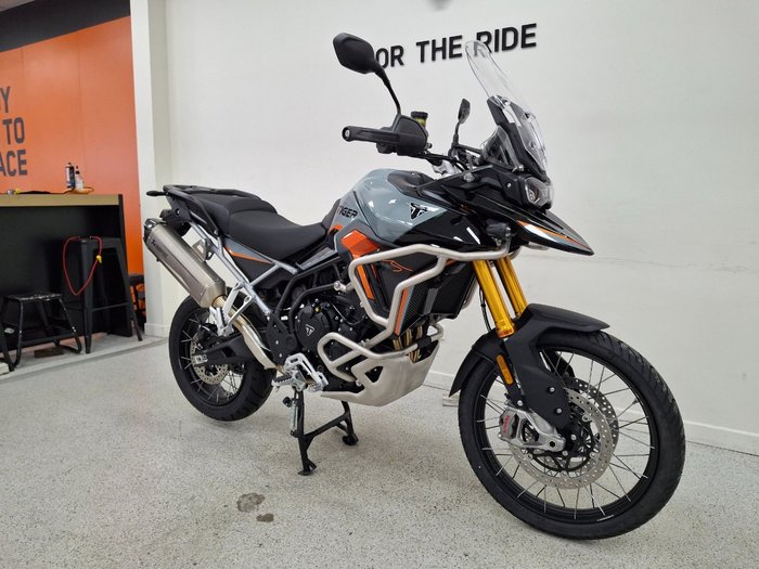 2027 Triumph TIGER 900 RALLY DESERT grey