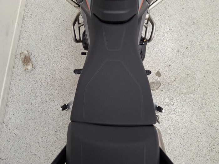 2027 Triumph TIGER 900 RALLY DESERT grey