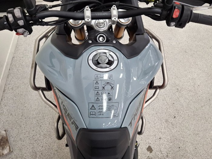 2027 Triumph TIGER 900 RALLY DESERT grey