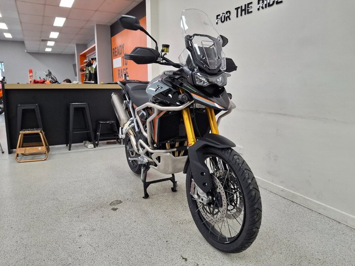 2027 Triumph TIGER 900 RALLY DESERT grey