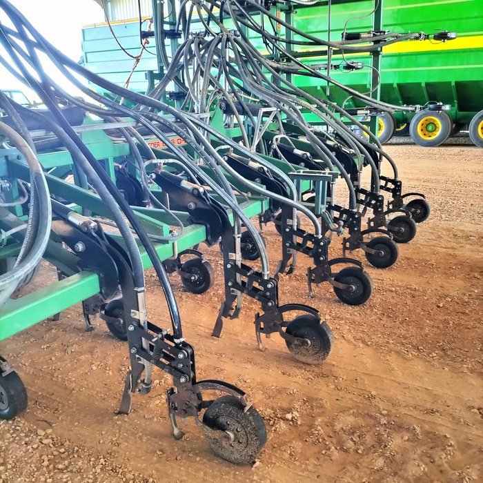 2011 Ausplow D300-61 & Simplicity 12000 Aircart TBT