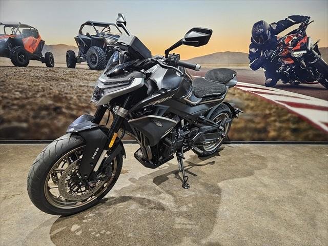 2024 CFMOTO 800NK Advance