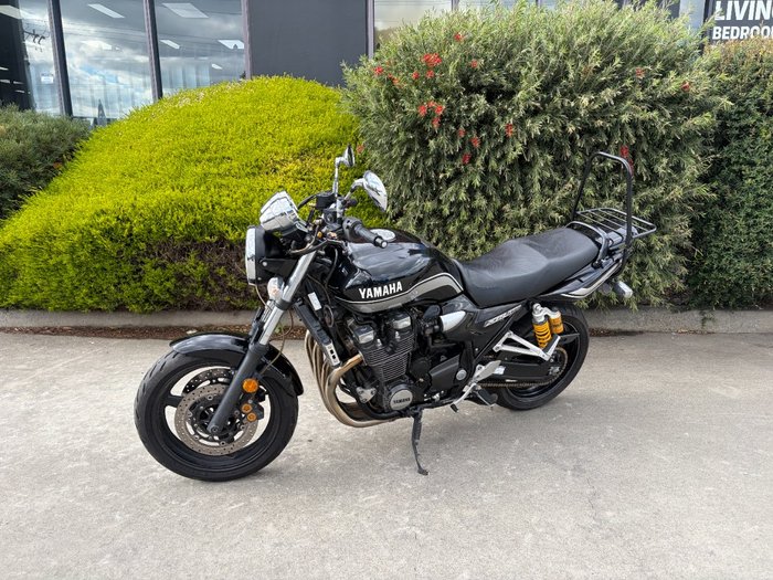 2013 Yamaha XJR1300 Black