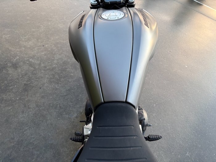2019 DUCATI DIAVEL 1260 (SANDSTONE GREY) Grey