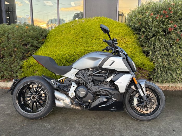 2019 DUCATI DIAVEL 1260 (SANDSTONE GREY) Grey