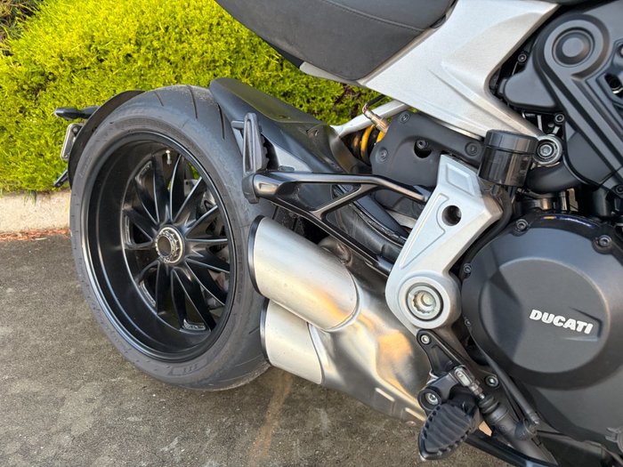 2019 DUCATI DIAVEL 1260 (SANDSTONE GREY) Grey