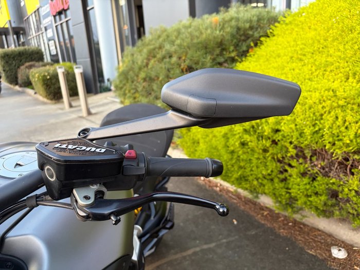 2019 DUCATI DIAVEL 1260 (SANDSTONE GREY) Grey