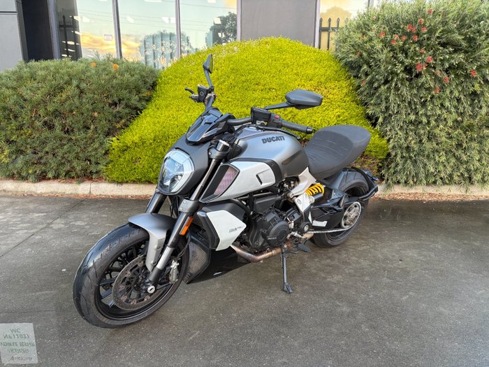 2019 DUCATI DIAVEL 1260 (SANDSTONE GREY) Grey