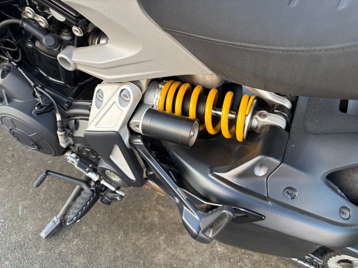 2019 DUCATI DIAVEL 1260 (SANDSTONE GREY) Grey