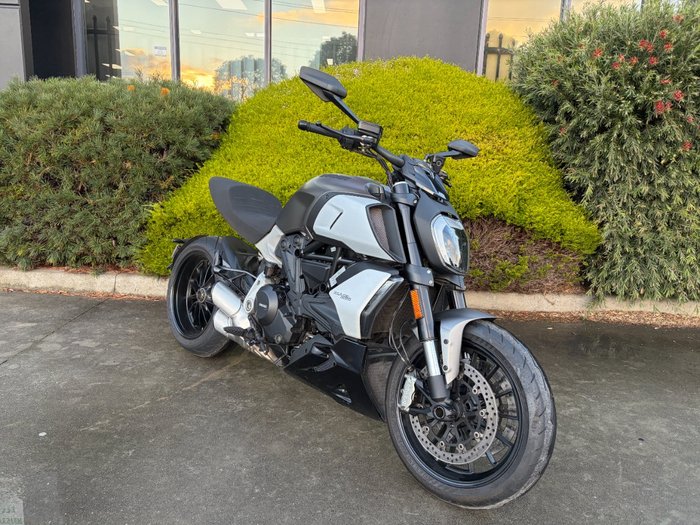 2019 DUCATI DIAVEL 1260 (SANDSTONE GREY) Grey