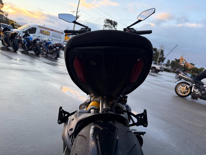 2019 DUCATI DIAVEL 1260 (SANDSTONE GREY) Grey