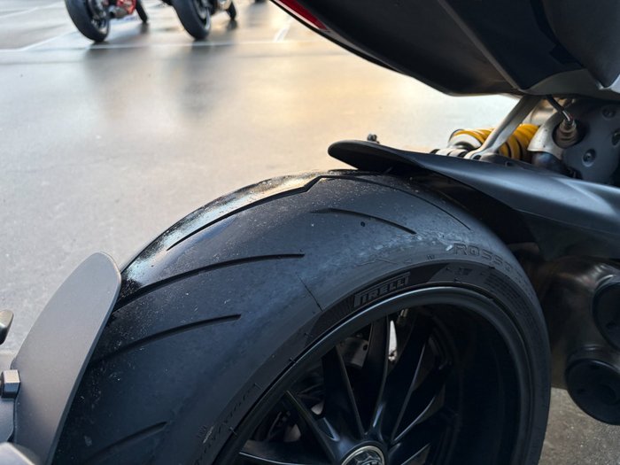2019 DUCATI DIAVEL 1260 (SANDSTONE GREY) Grey
