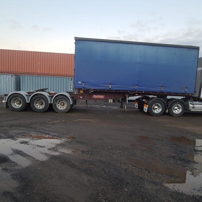 2000 Barker Rollbak 12 Palet A
