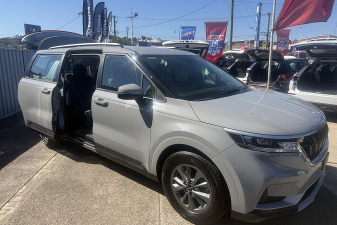 2022 KIA CARNIVAL S