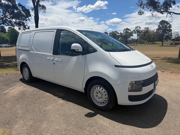 2026 Hyundai STARIA LOAD