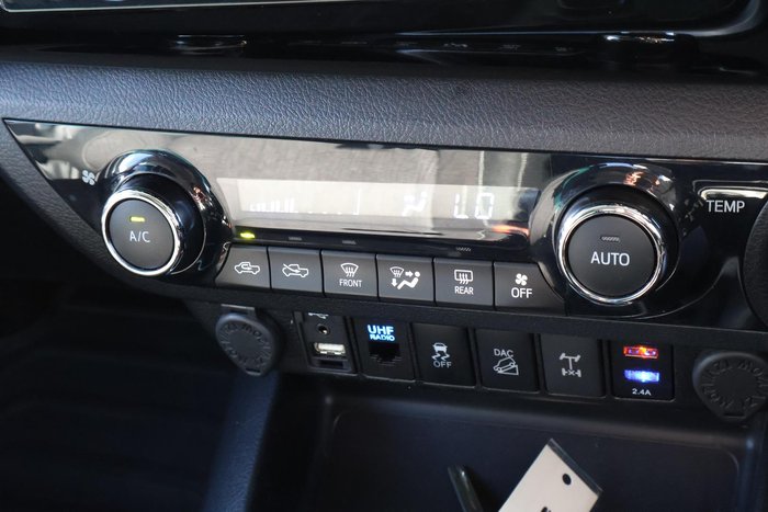 2018 Toyota Hilux SR5